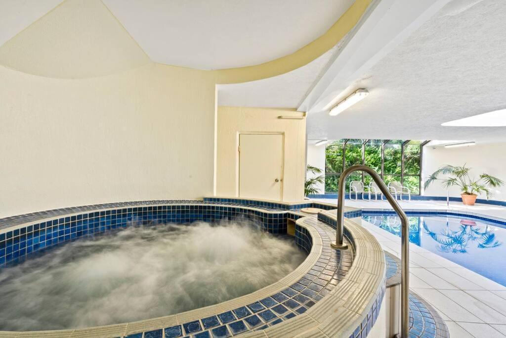 Coco Bella Dream In Surfers Paradise Голд-Кост Экстерьер фото